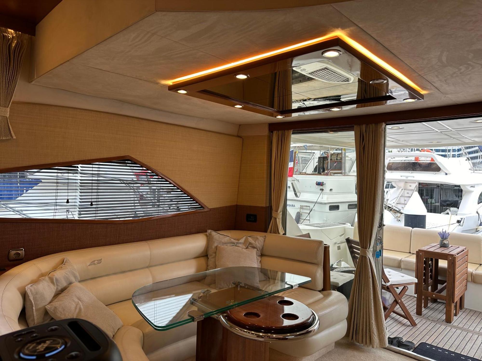 Yacht Pegasus II Hotel Barcelona Exterior photo